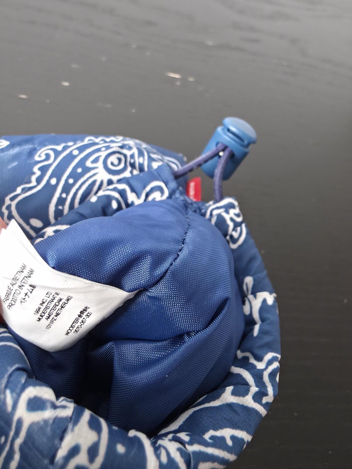 FW22 Supreme Puffer Neck Pouch Bag Blue Paisley Water Resistant Mobile Phone