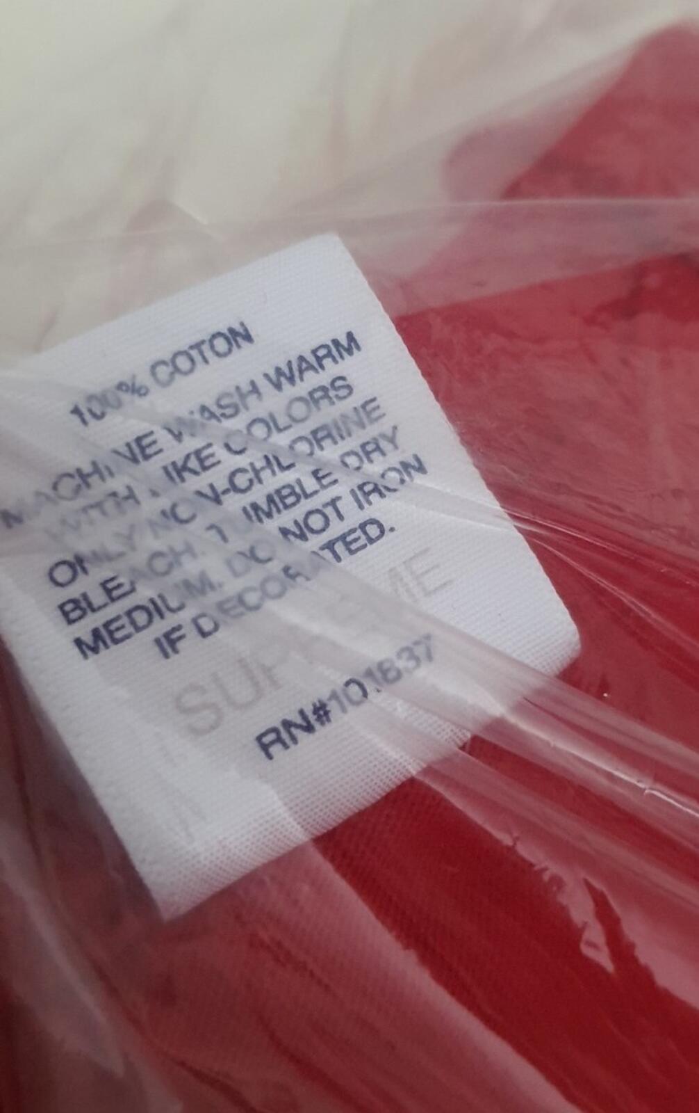 SS20 Supreme Lizard tee New And Unopened Red T-shirt size L Large