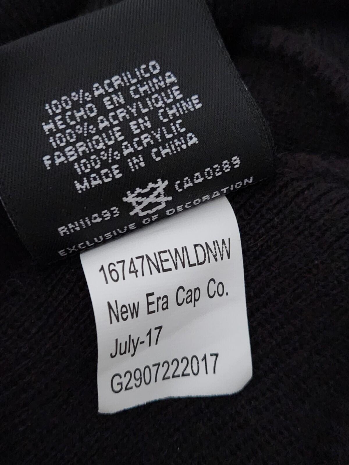 FW17 Supreme x New Era Snake Script beanie Black Red Small Box Logo Hat