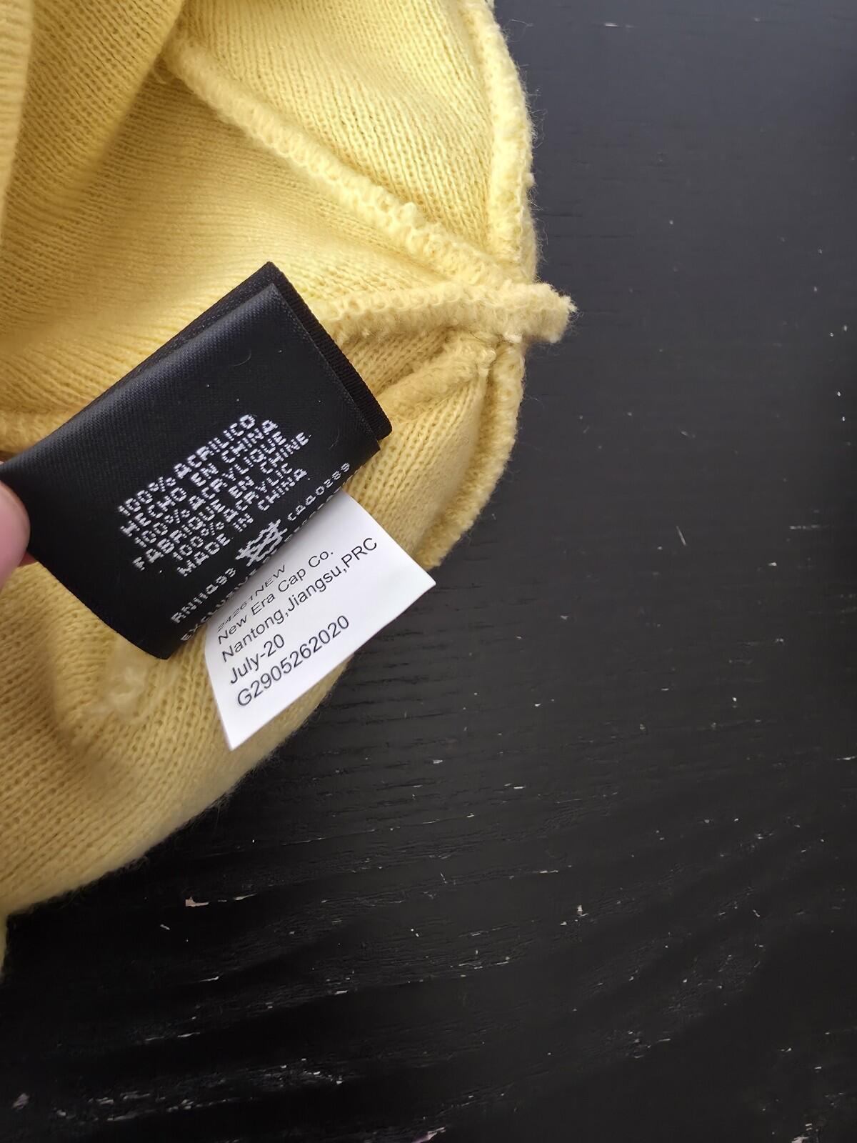 FW20 Supreme New Era Big Arc Beanie Hellgelb