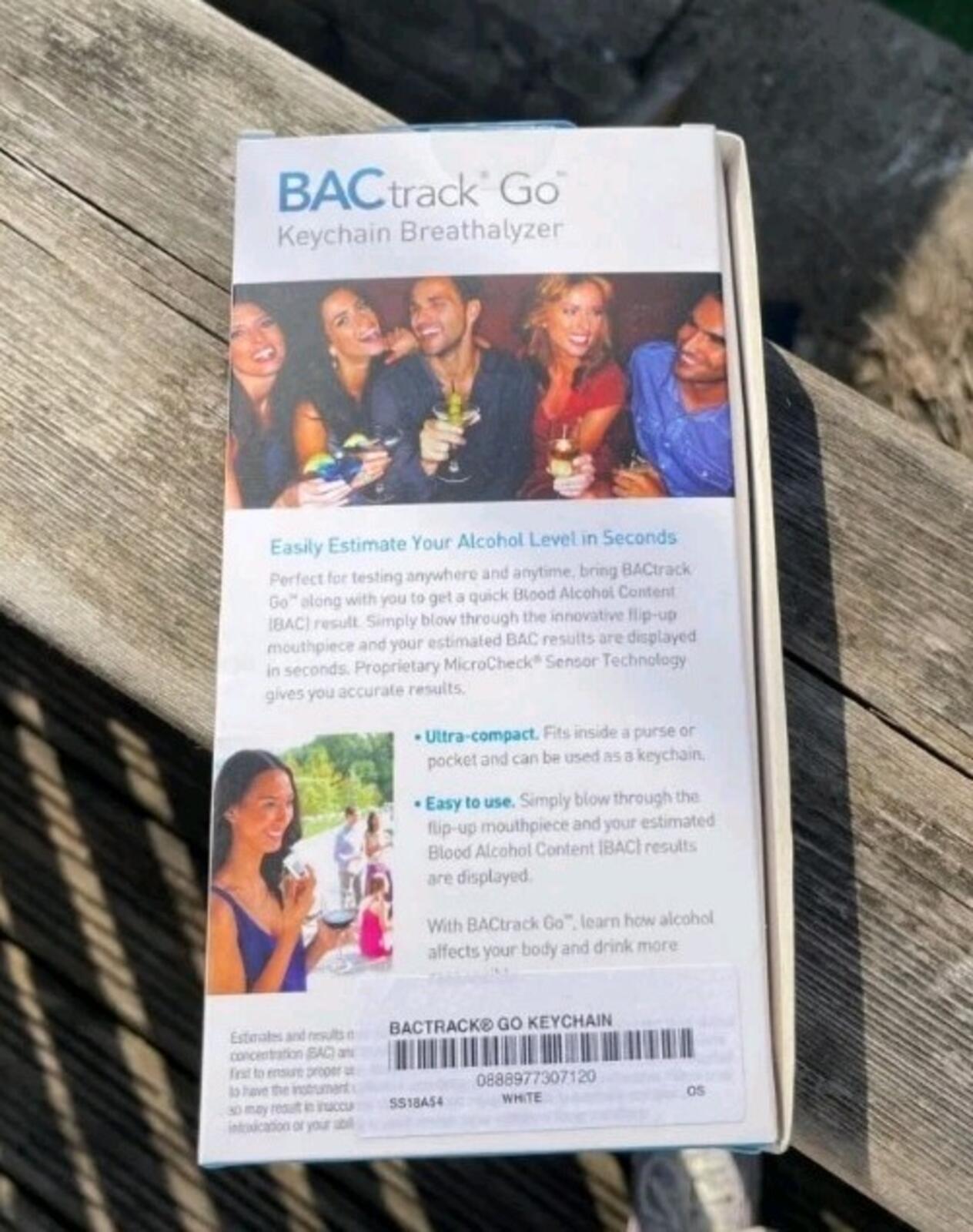 SS18 Supreme x Backtrack Go Keychain Breathalyzer