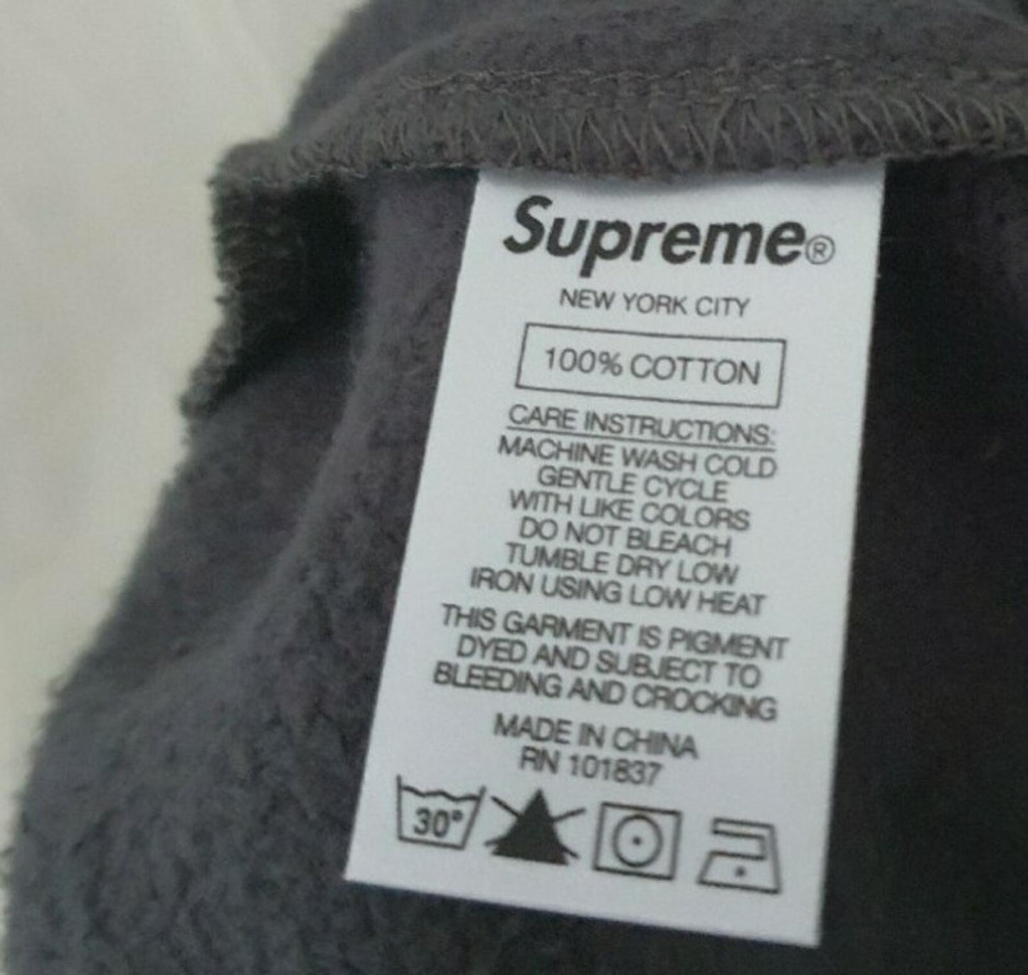 SS20 Supreme Overdyed Sweatshort Black Painted Camo Größe S