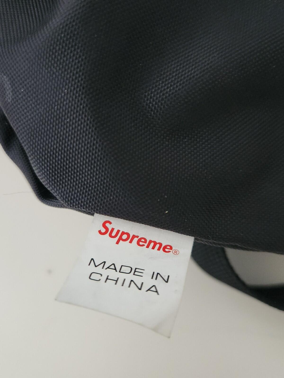 FW19 Supreme Shoulder Bag Magenta