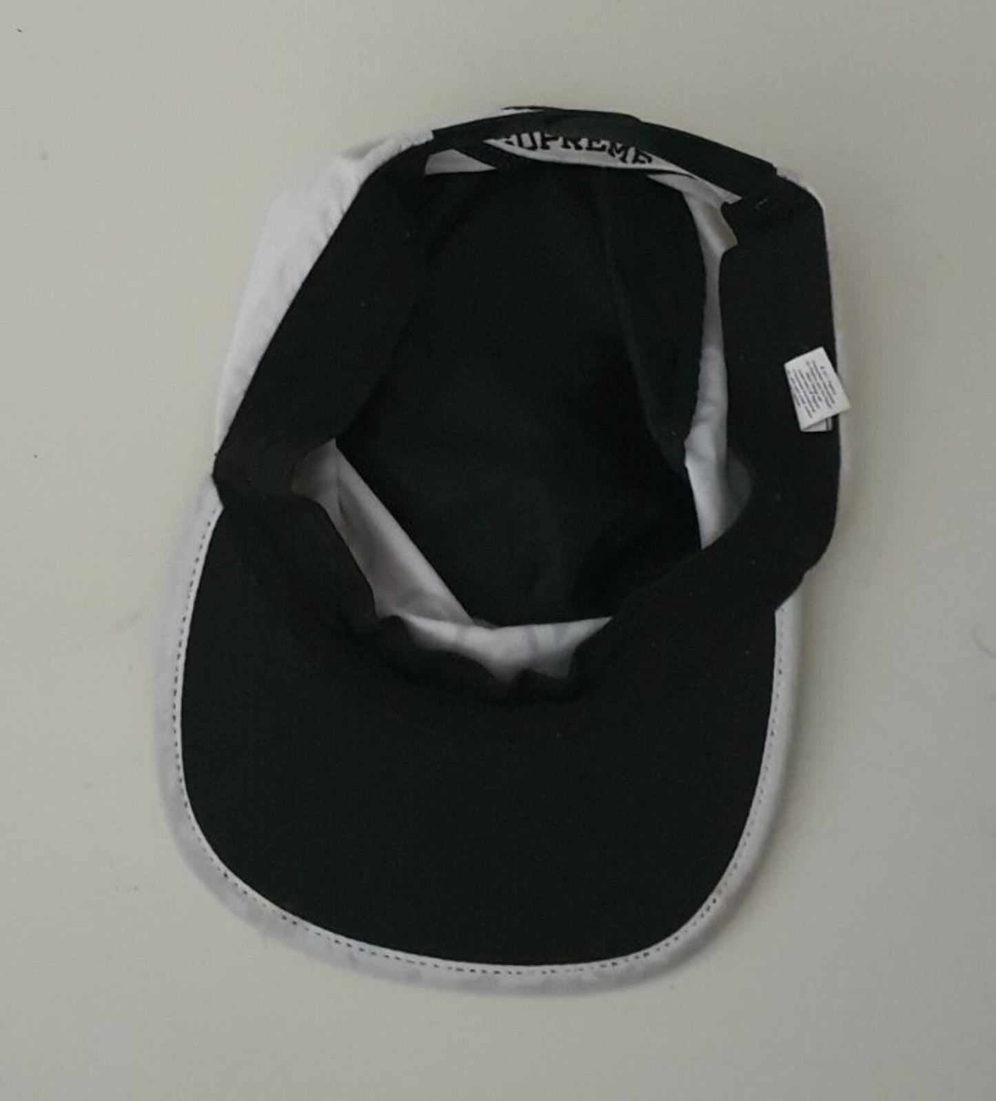 Gorra SS17 Supreme x Playboy Pillbox Negro Blanco