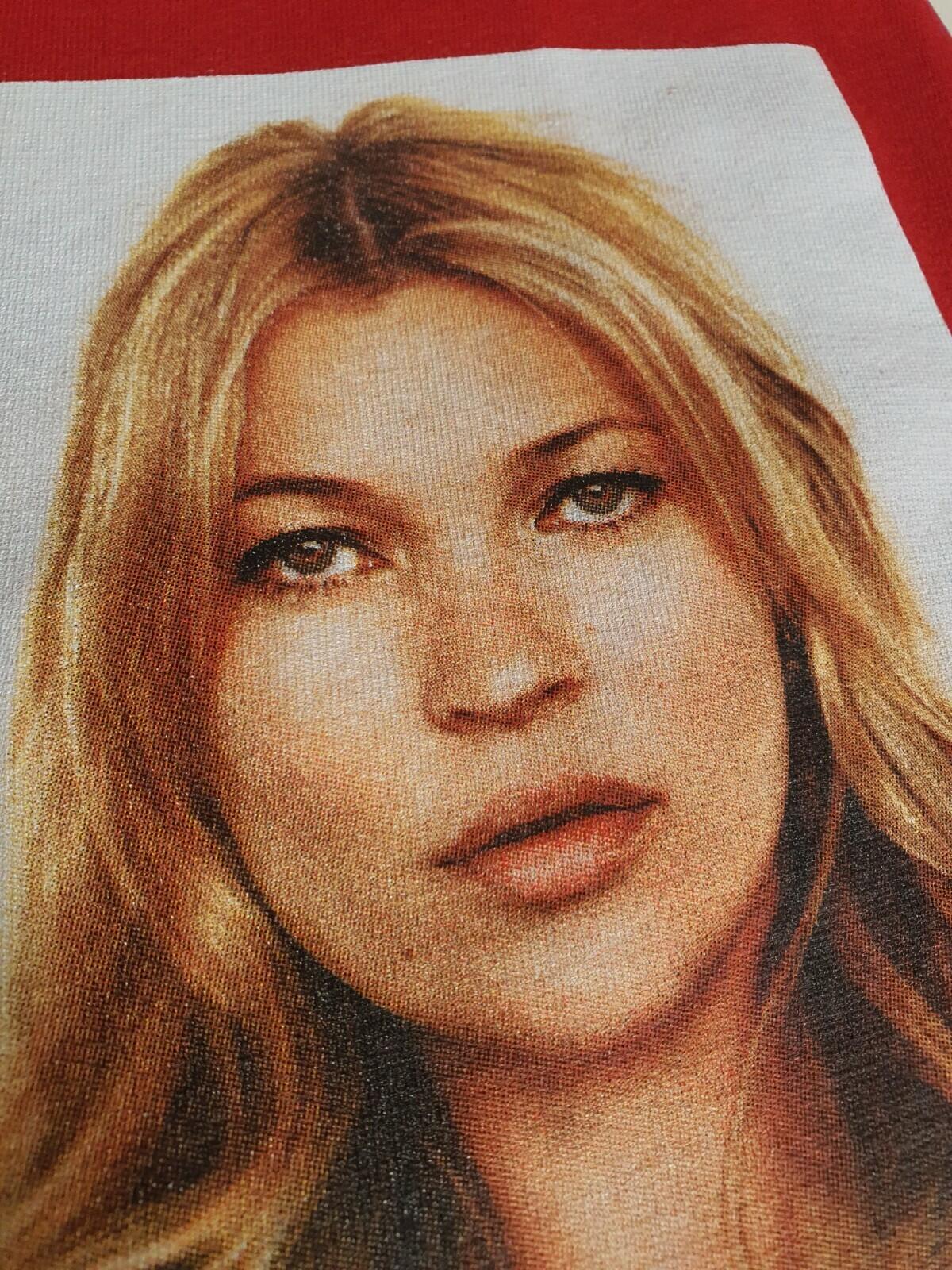 SS12 Supreme Kate Moss Photo Tee size M medium red T-shirt 2012 Vintage