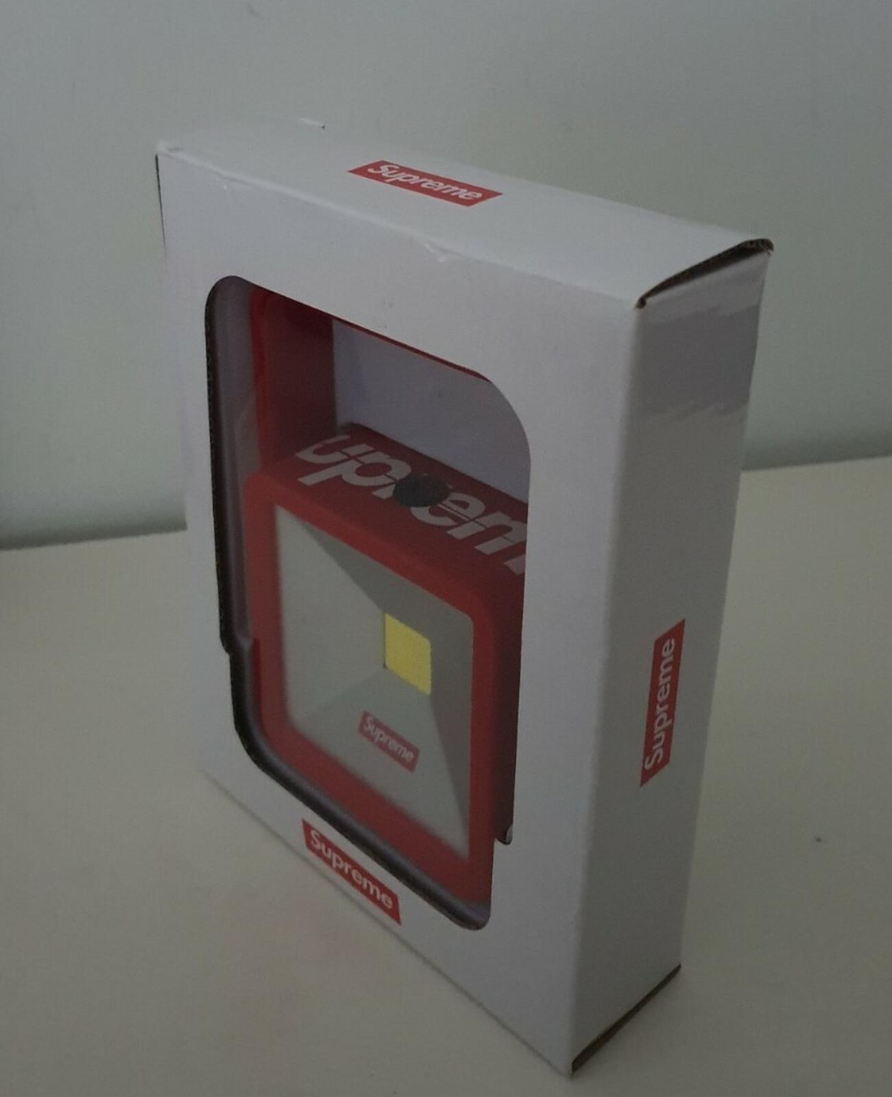 Accesorio LED portátil rojo con soporte magnético Supreme FW18