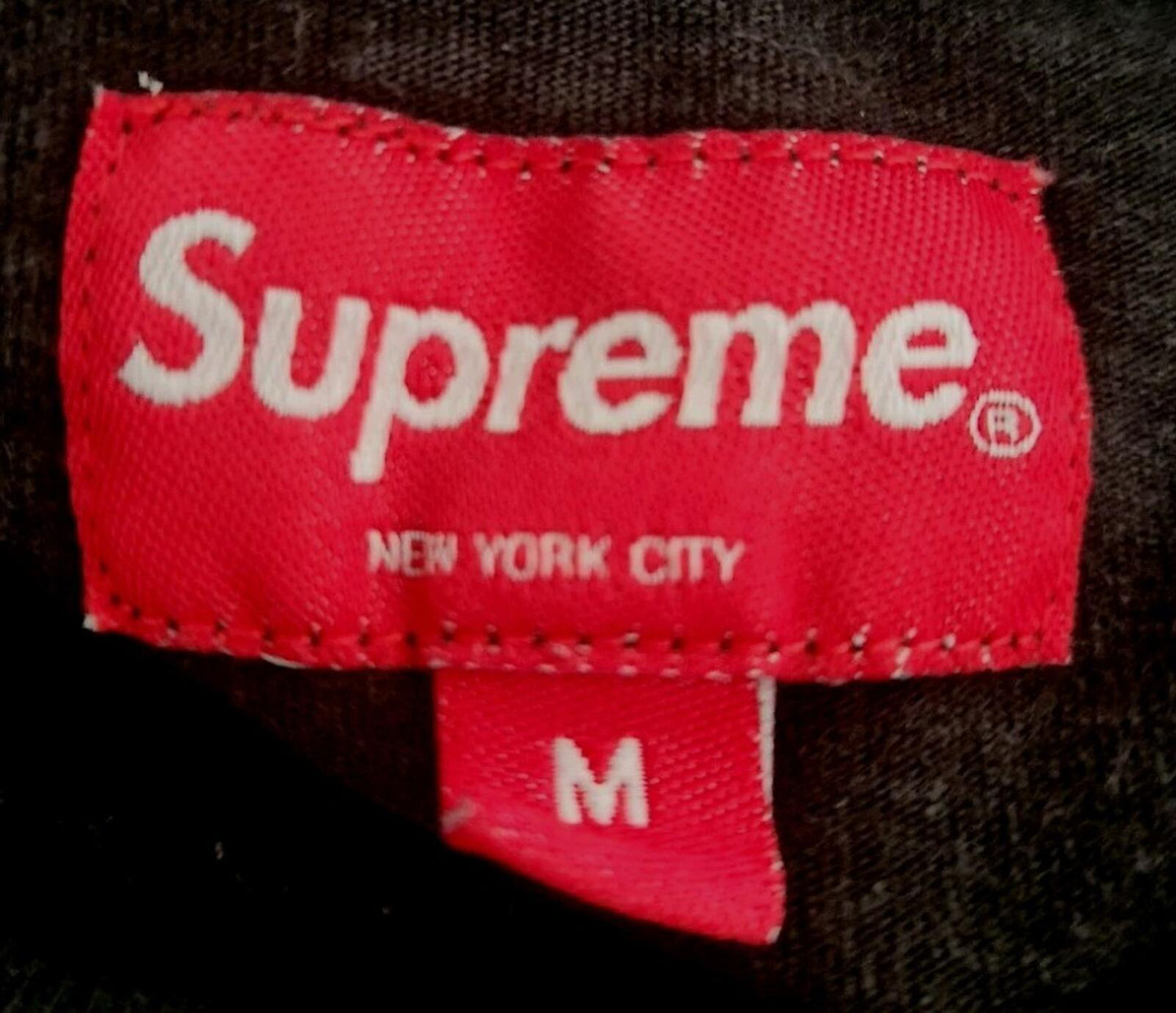 FW21 Supreme East West S/S Top Short sleeve M Medium T-shirt Black Satin Logo