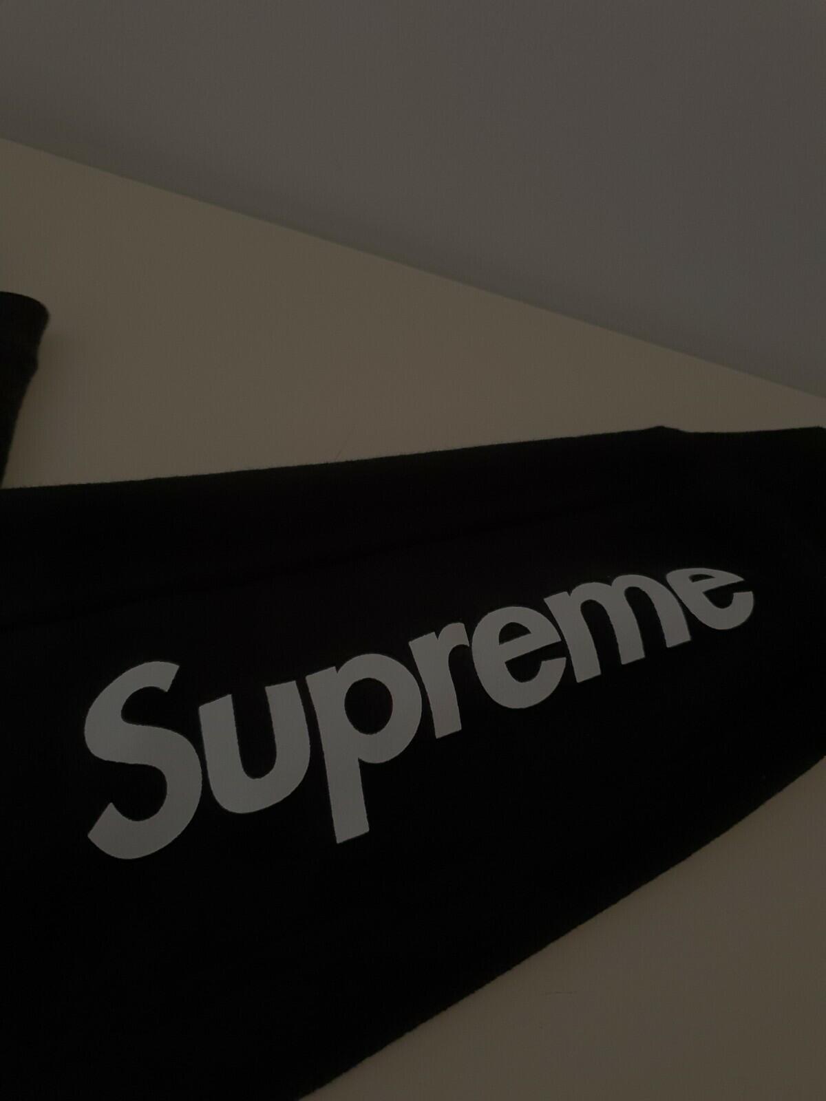 SS19 Supreme Formula Crewneck Black Size M