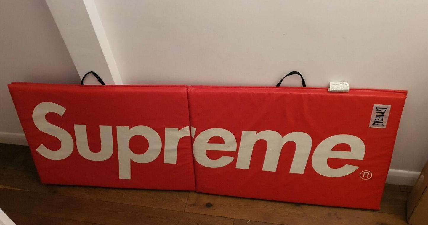 FW17 Supreme x Everlast Folding Exercise Mat Red