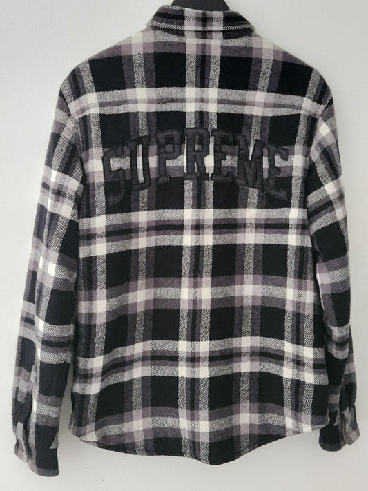 Camisa de franela FW17 Supreme Quilted Arc Logo negra talla M