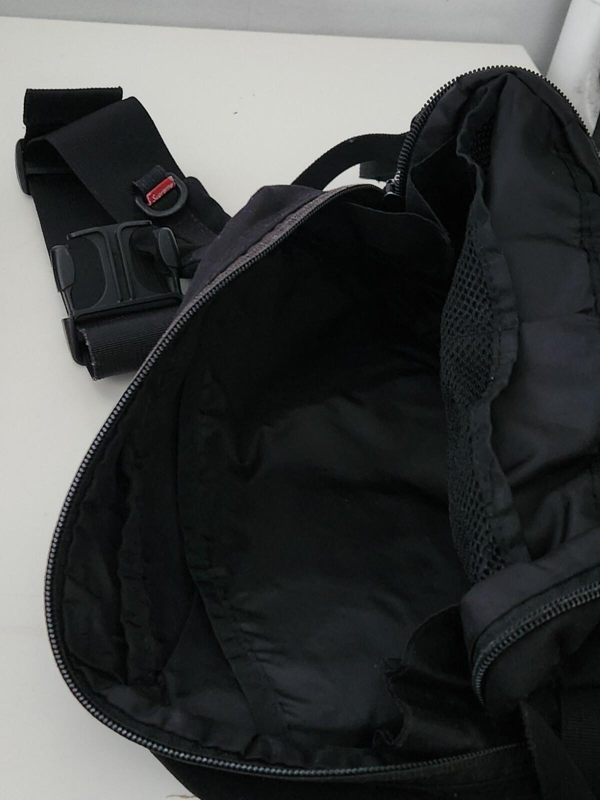 FW15 Supreme Umhängetasche Schwarz
