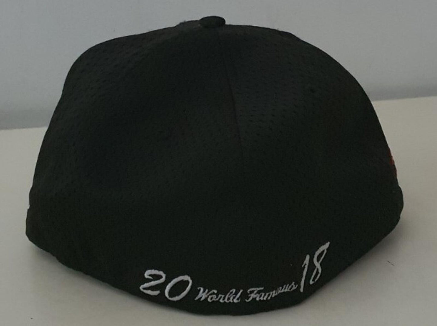 SS18 Supreme Mesh Box Logo New Era Kappe Schwarz Größe 7 1/2