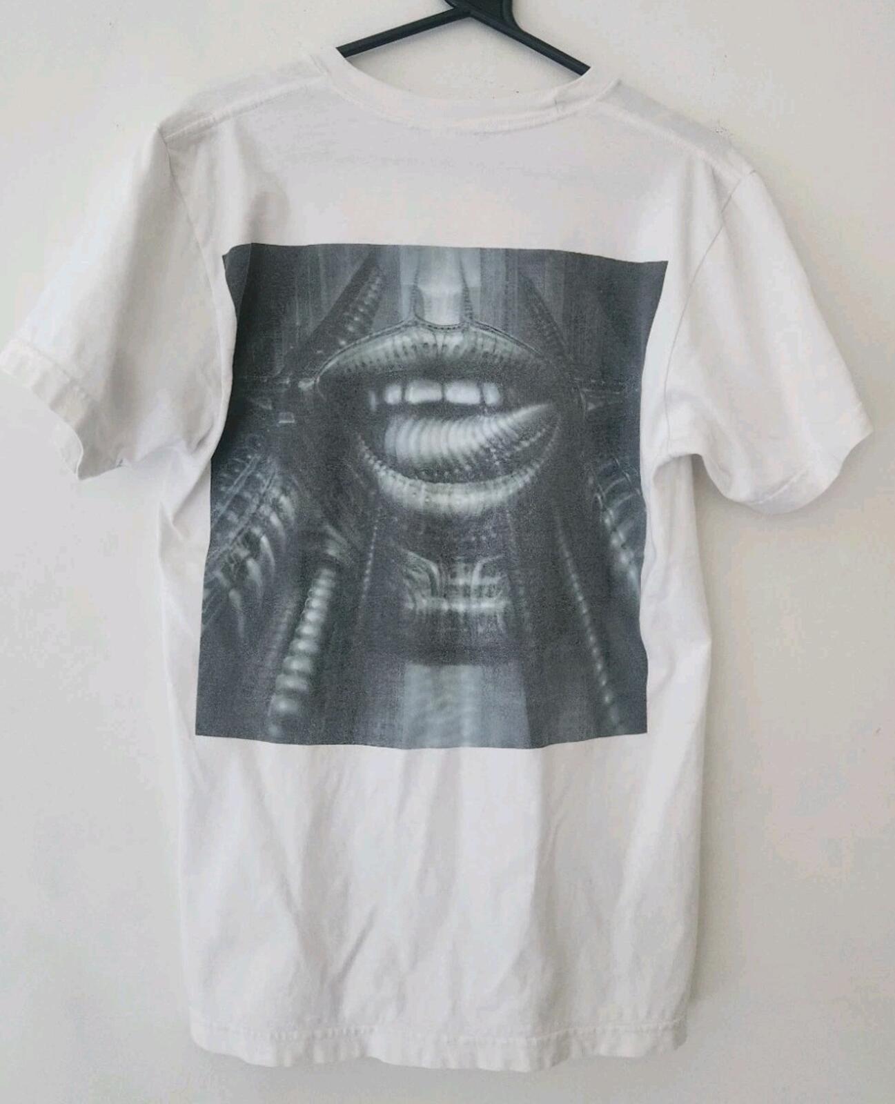 FW14 Supreme x H.R. Giger White Tee Size M Medium T-shirt Vintage 2014 Rare