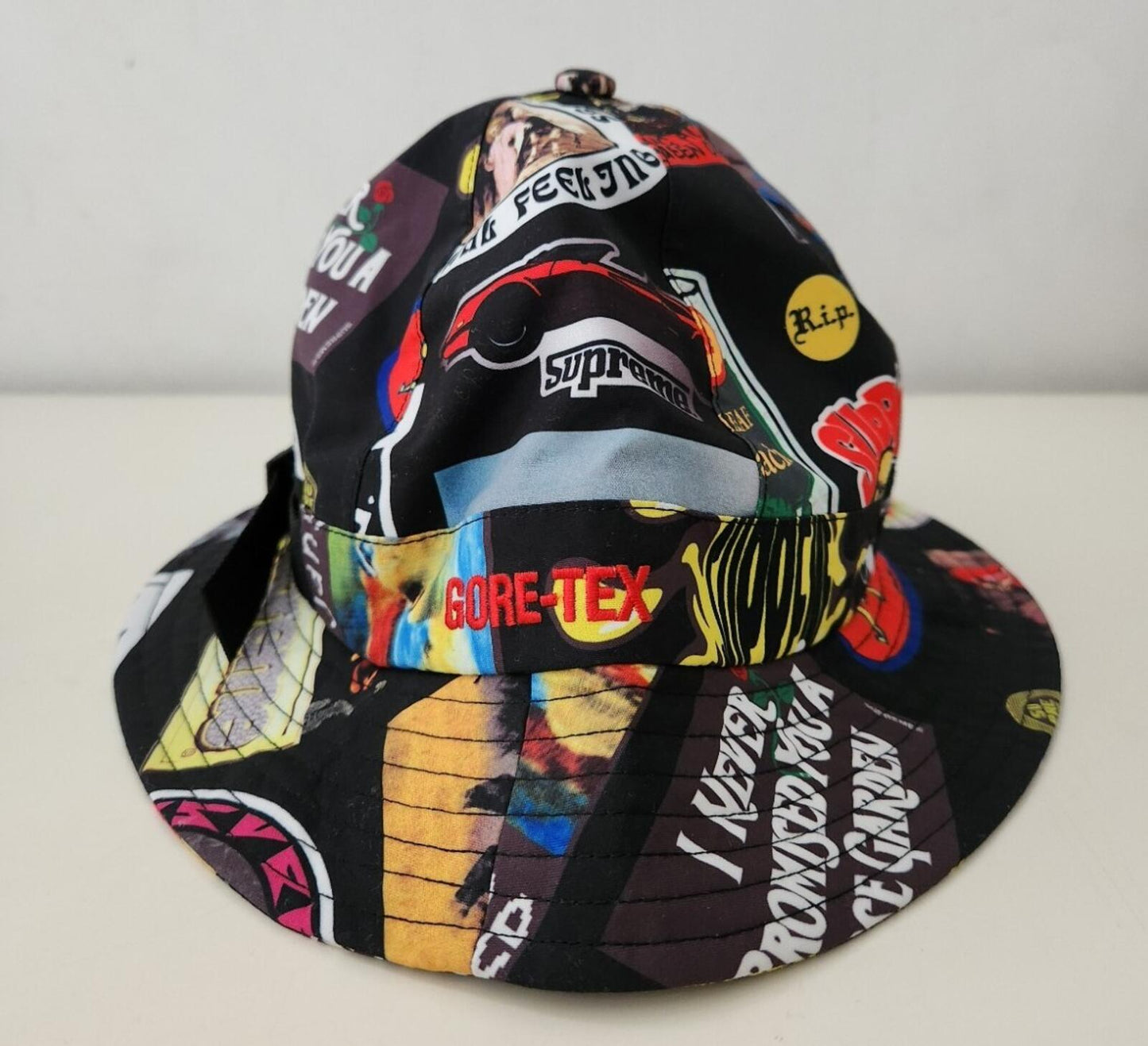 SS21 Supreme GORE-TEX Bell Hat Pegatinas