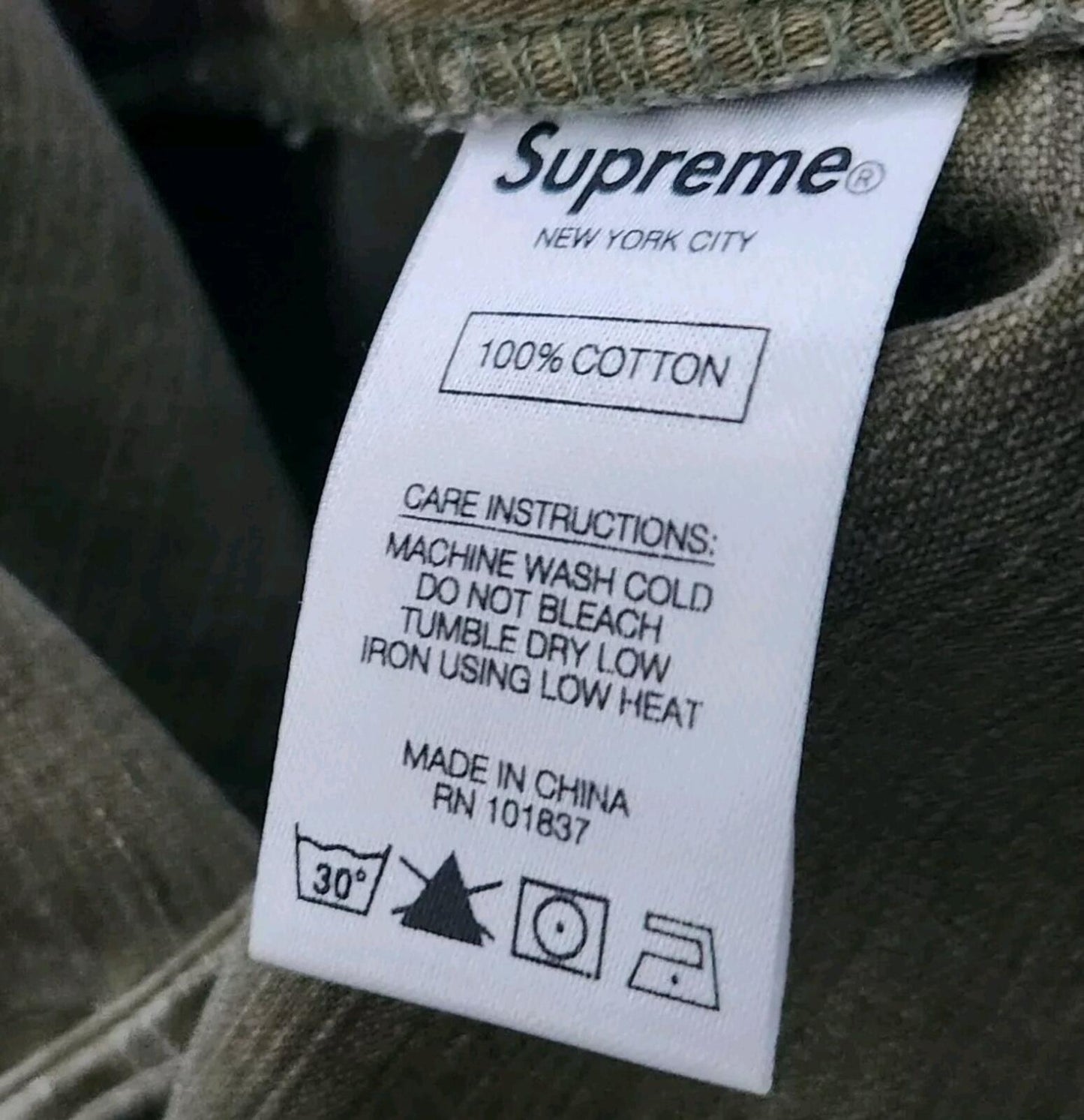 SS18 Supreme cargo pant size 34 W34 L 32 trousers pants Jigsaw Camo