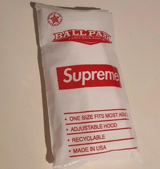 Accesorio poncho de lluvia SS20 Supreme Ballpark con logotipo de caja