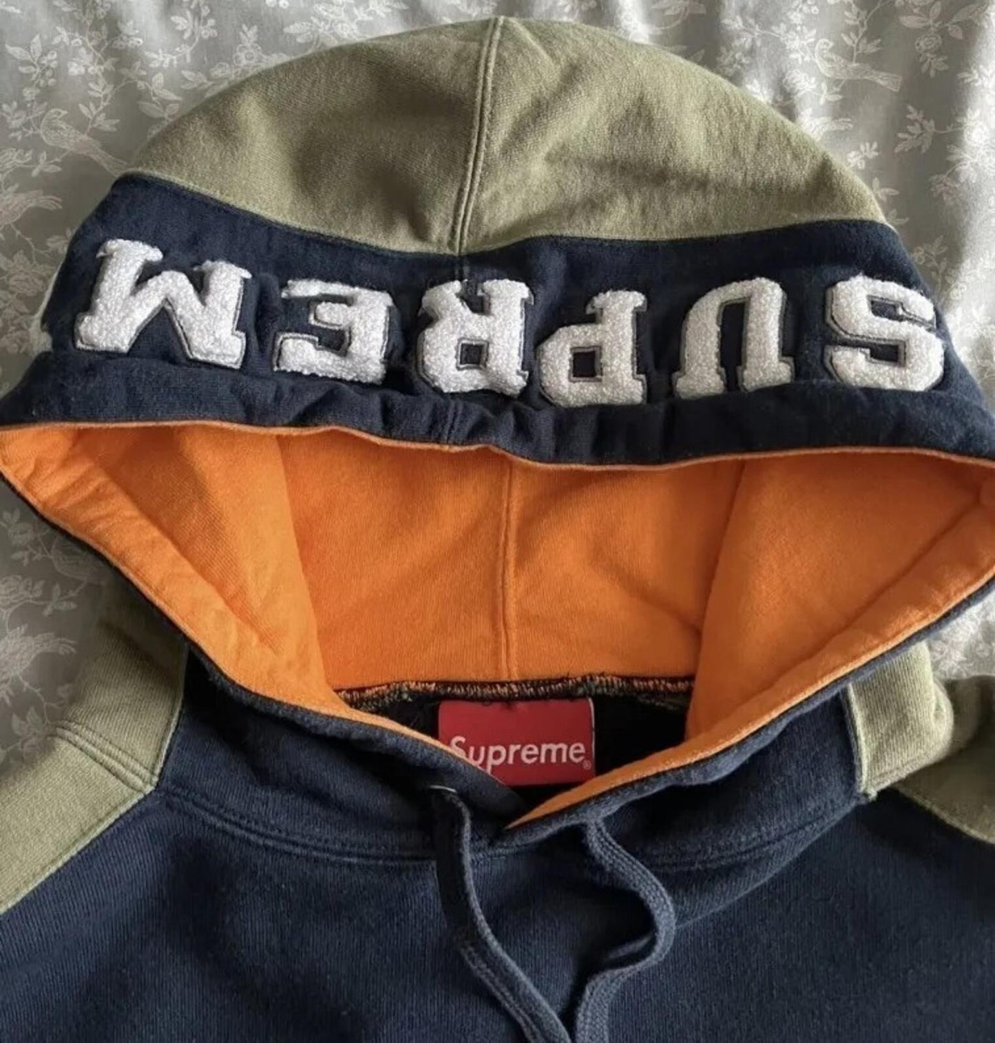 FW18 Supreme Paneled Hooded Sweatshirt Navy Size M