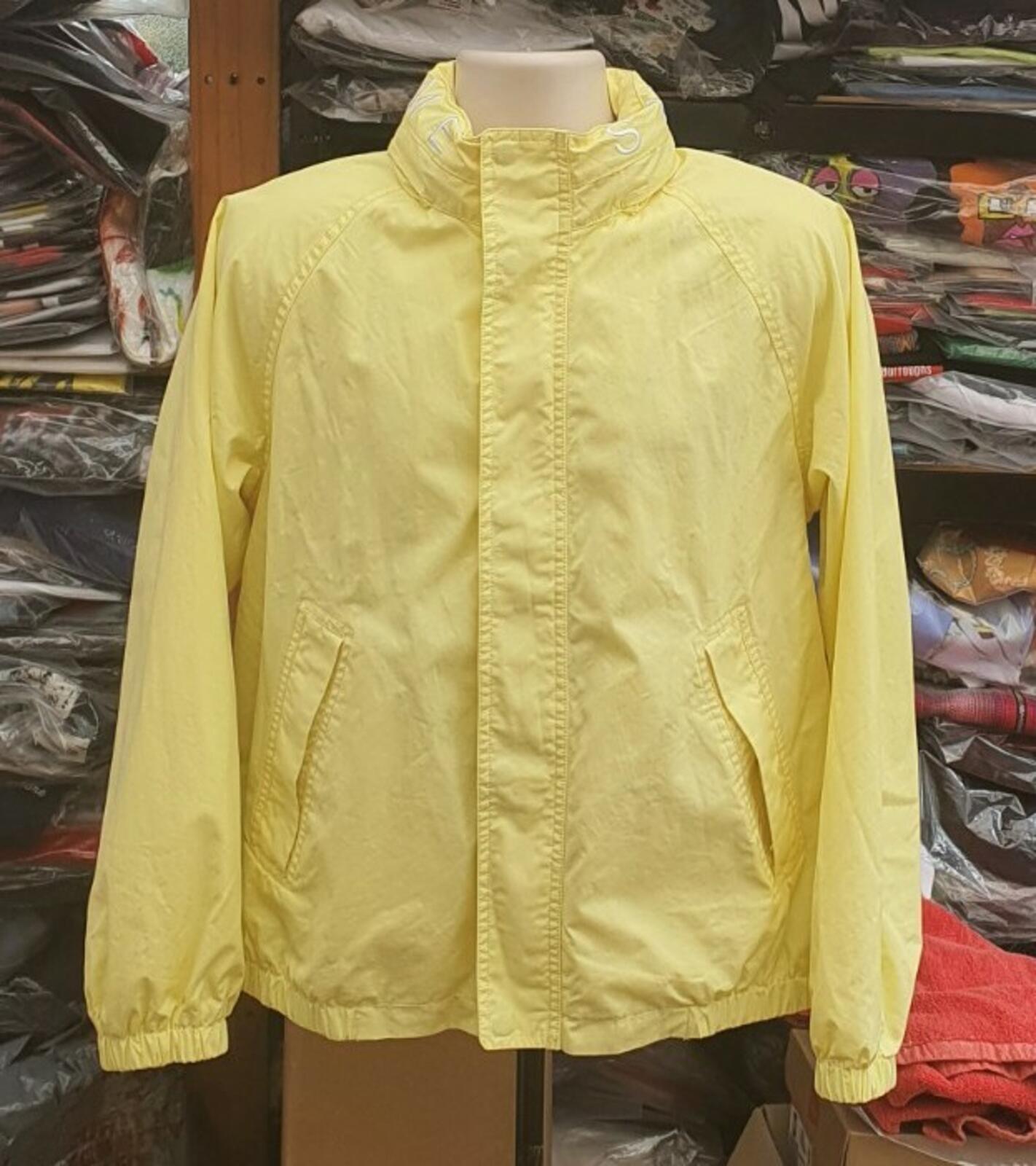 SS20 Supreme Raglan Court Jacke Hellgelb Größe L