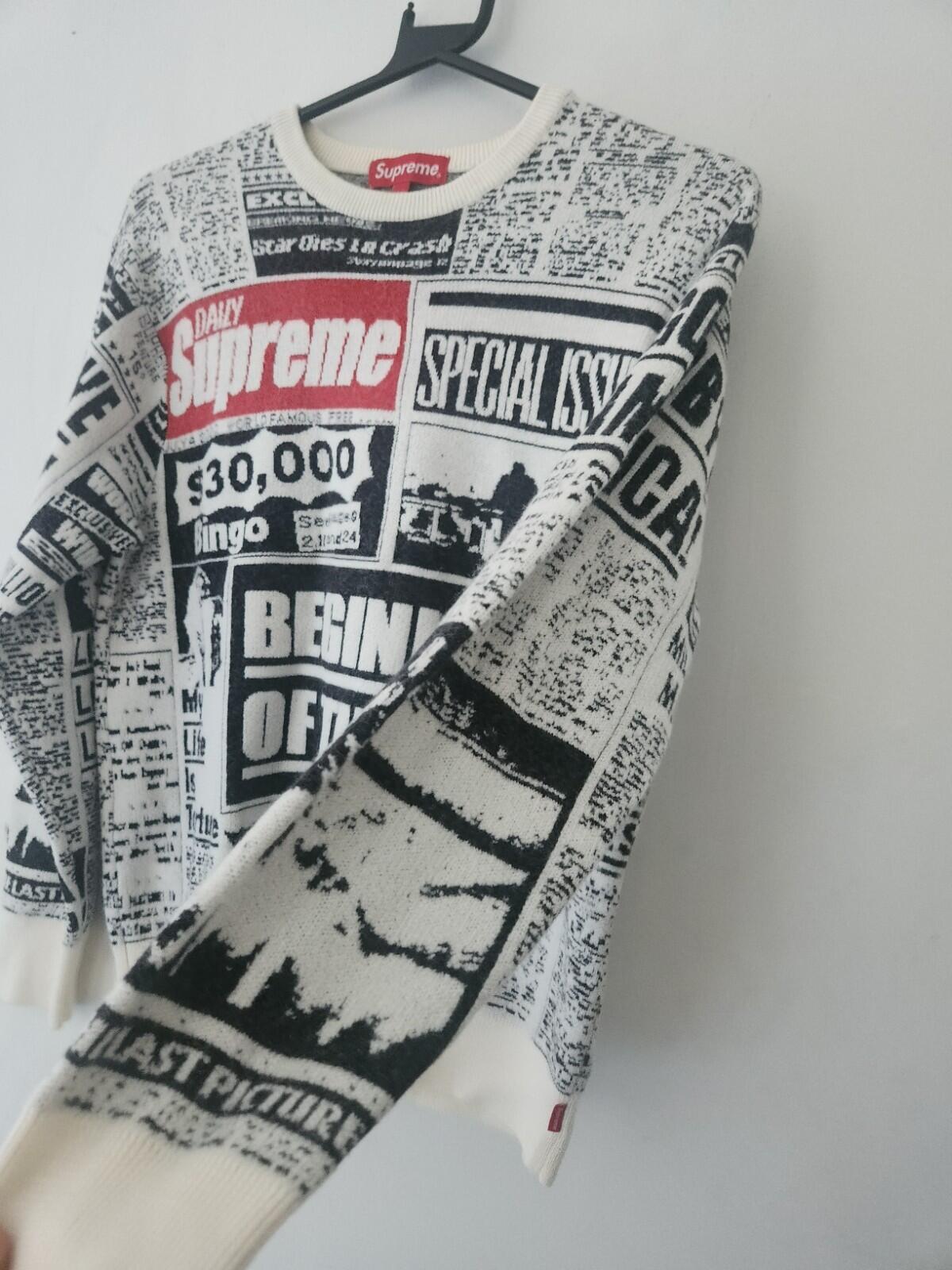FW18 Supreme Newsprint Pullover Merinowolle Weiß Größe S