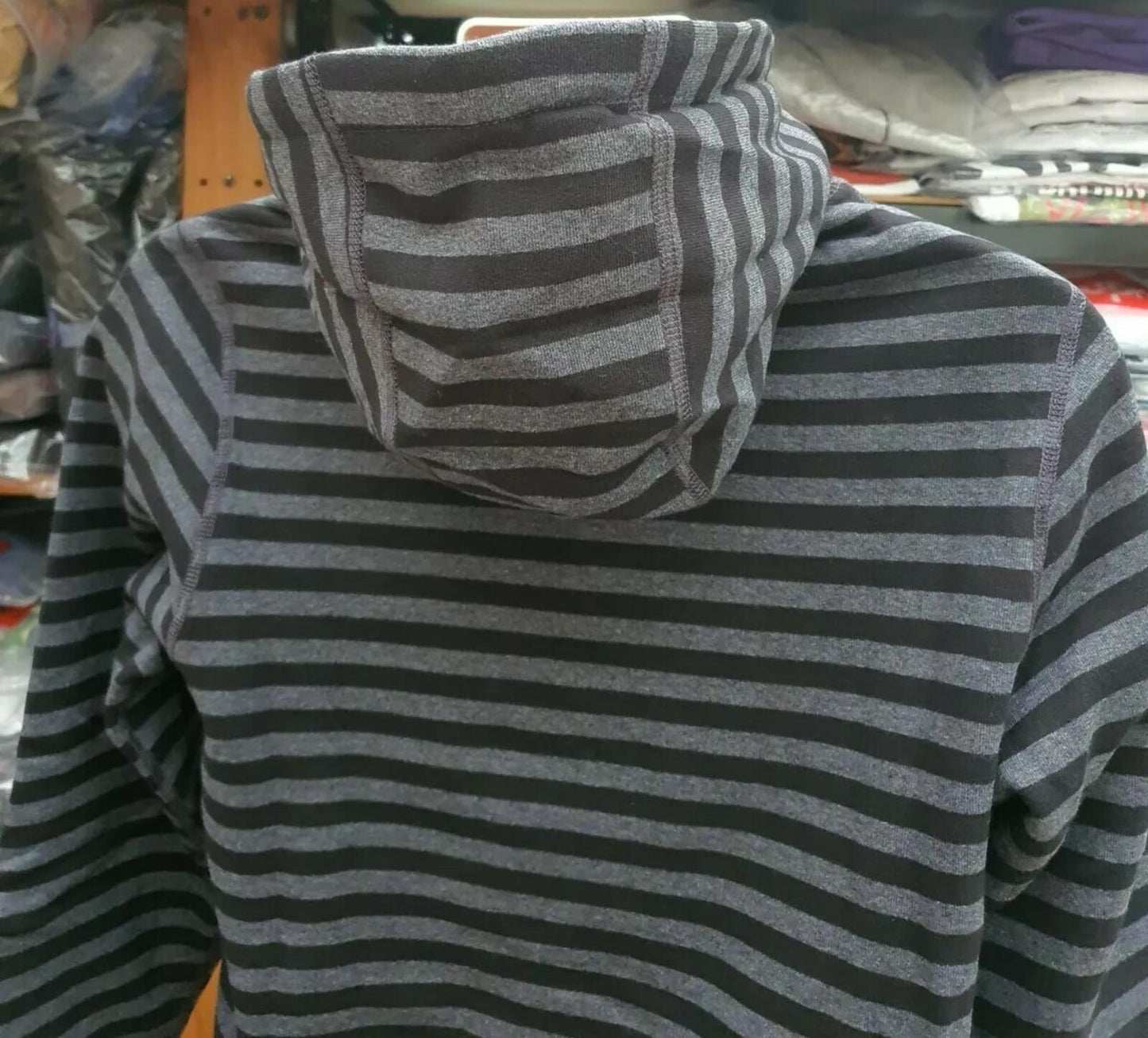 NOAH Mr. Porter Sudadera con capucha y forro polar a rayas, color negro, talla S pequeña, nueva