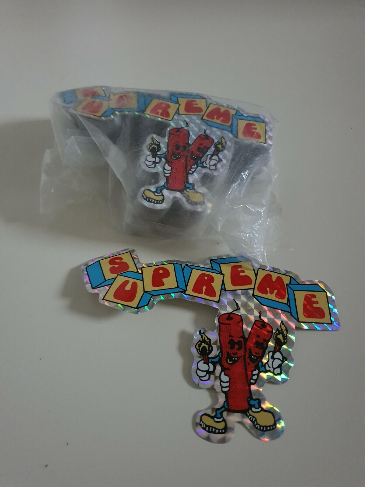 100 SS19 Supreme Dynamite Stickers (1x brick)
