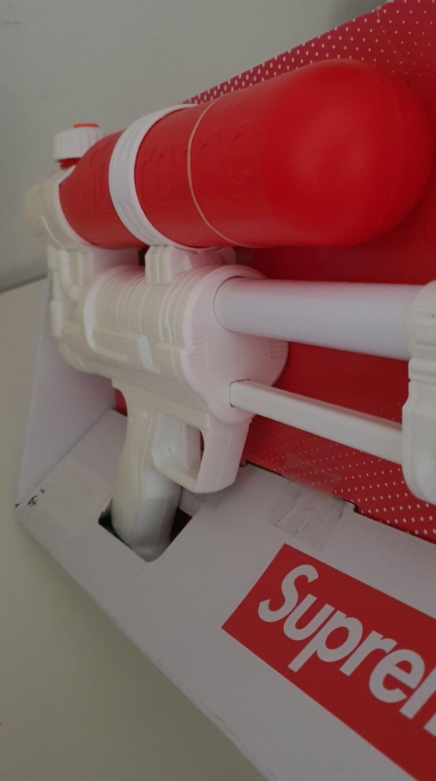 SS19 Supreme Hasbro Super Soaker 50 Water Blaster White New with defects