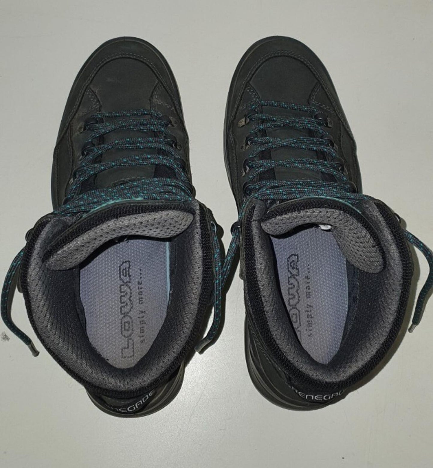 LOWA Renegade GTX Mid Ws S (narrow) £215 womens Hiking Boots US 8.5 UK 6.5 EU 40