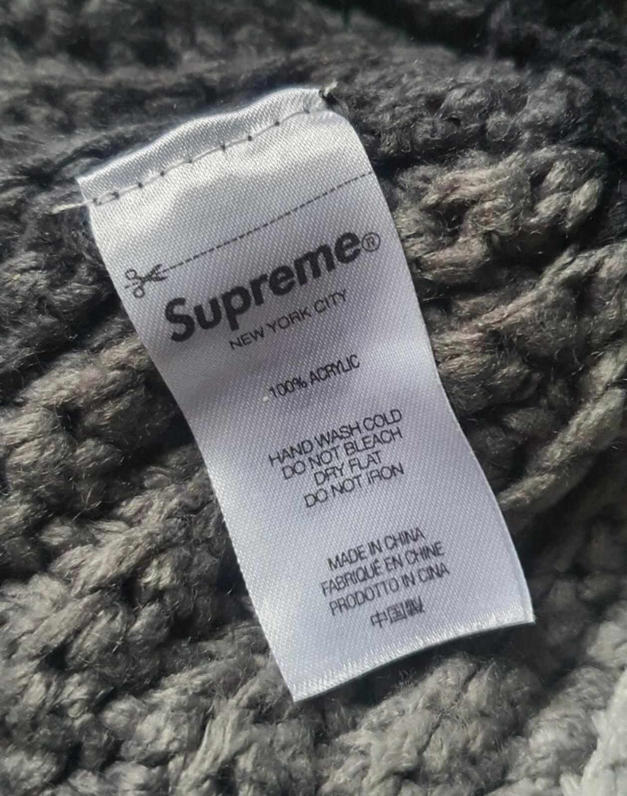 FW22 Supreme Gradient Crochet beanie Black Hand-crocheted Hat Grey