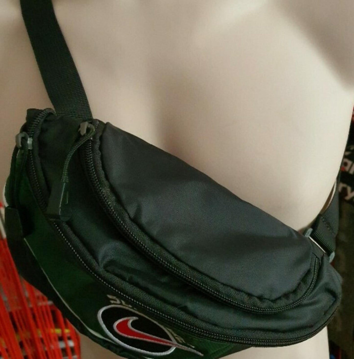 SS19 Supreme x Nike grüne Umhänge-/Bauchtasche