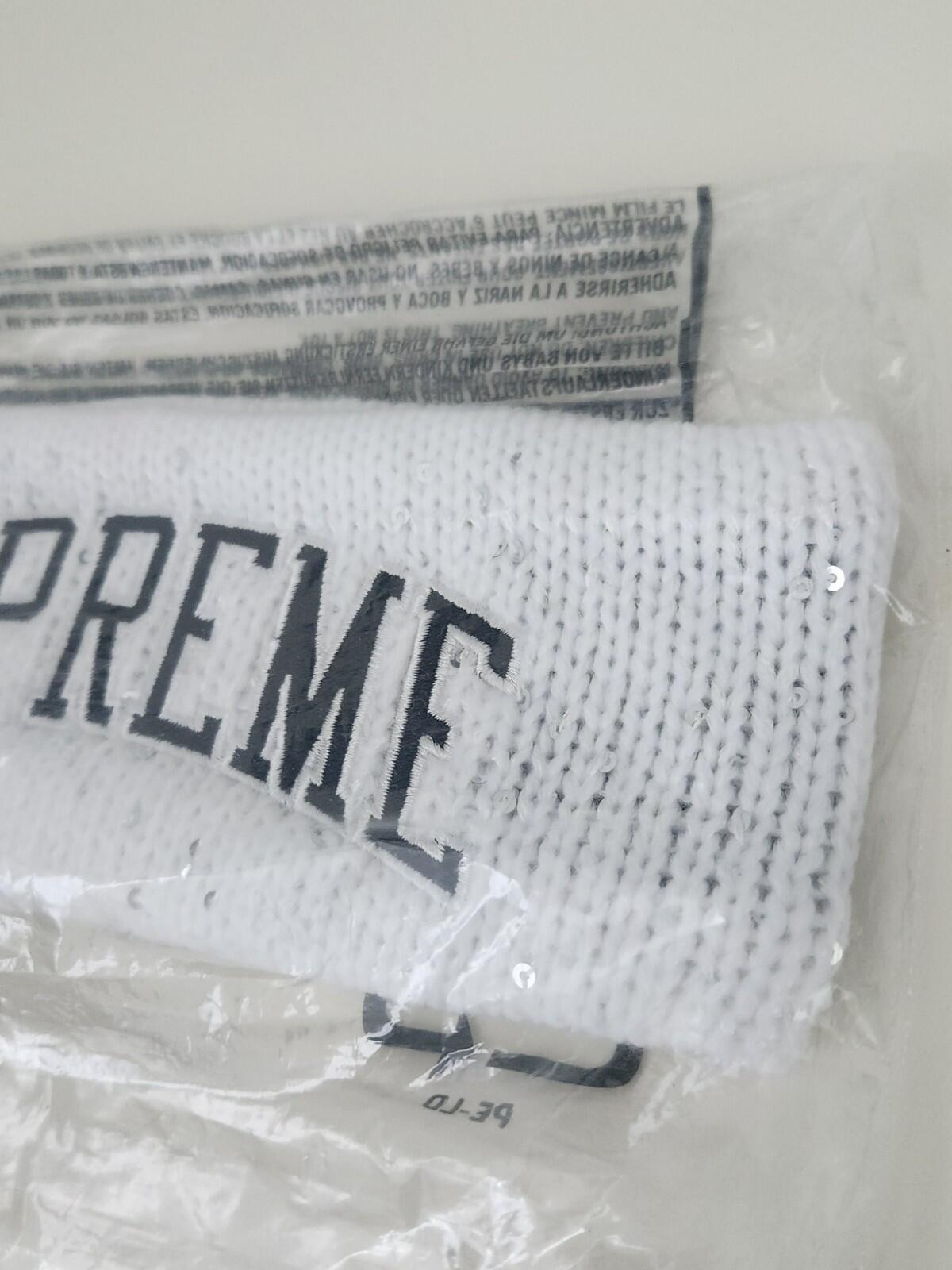 FW18 Supreme New Era Sequin Arc Logo Stirnband Weiß Ungeöffnet