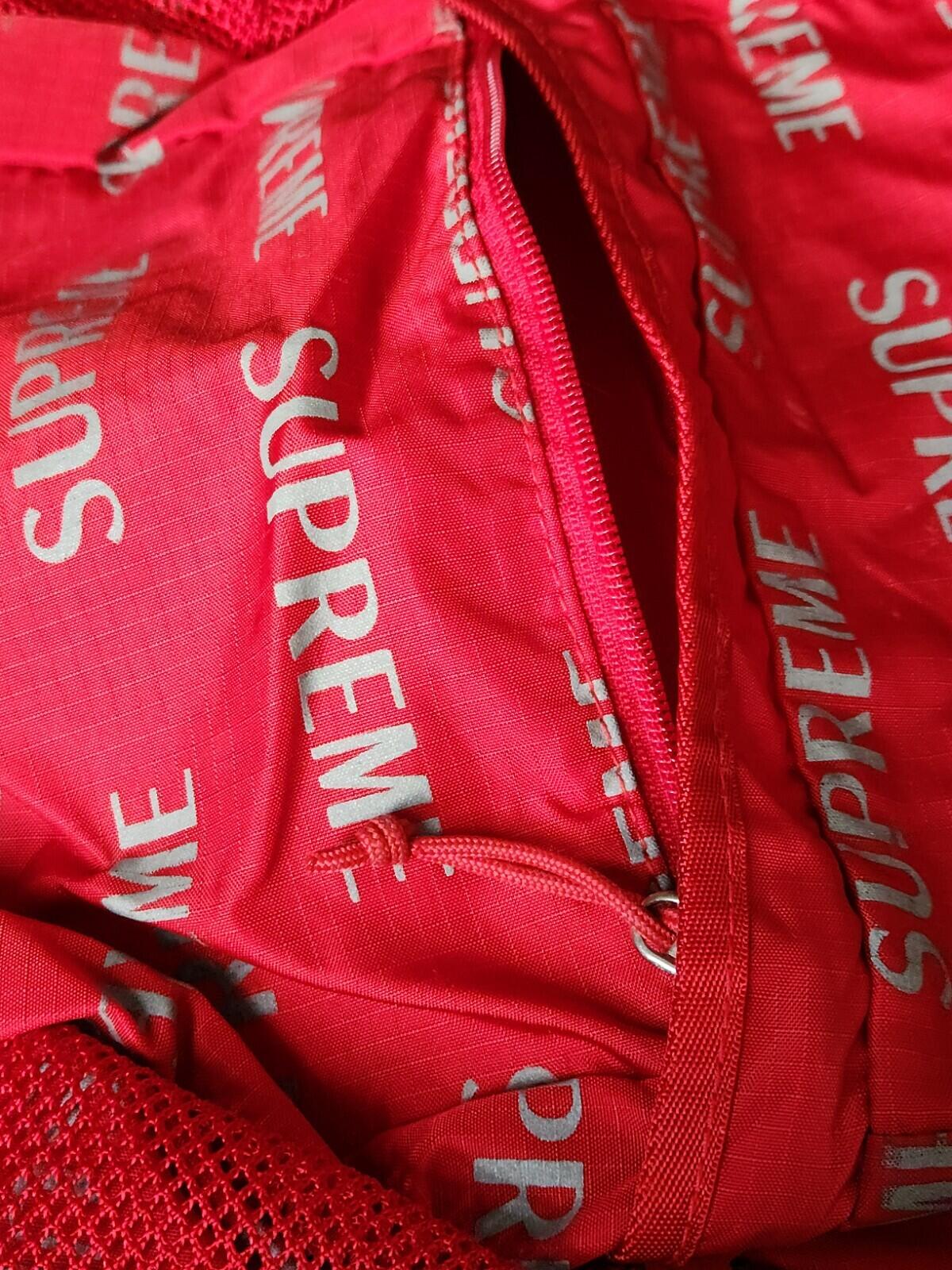 FW16 Supreme 3M Reflective Repeat Rucksack Rot