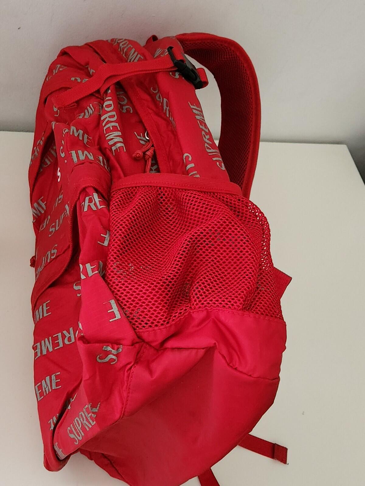 FW16 Supreme 3M Reflective Repeat Rucksack Rot