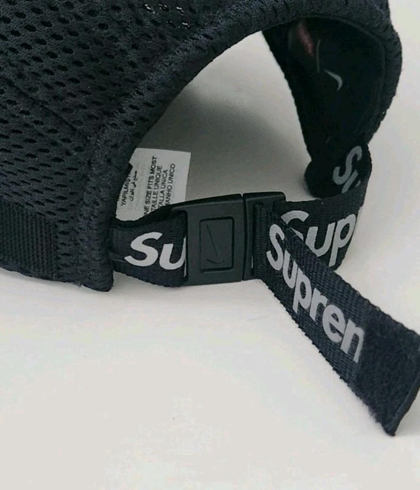 Gorra de running SS22 Supreme x Nike Shox negra Dri-FIT