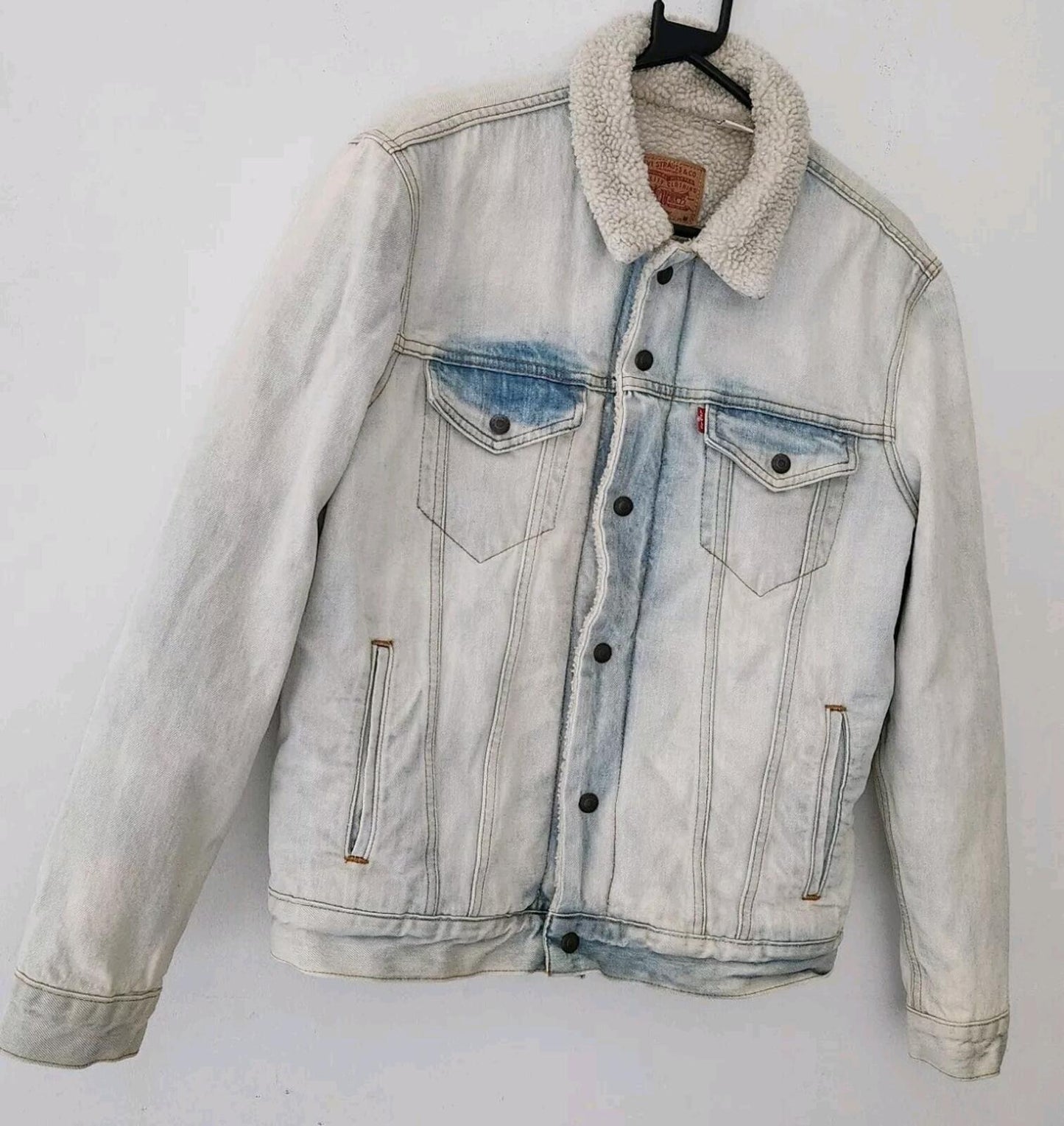 FW16 Supreme Levis Bleached Sherpa Trucker Denim Jacket Size M