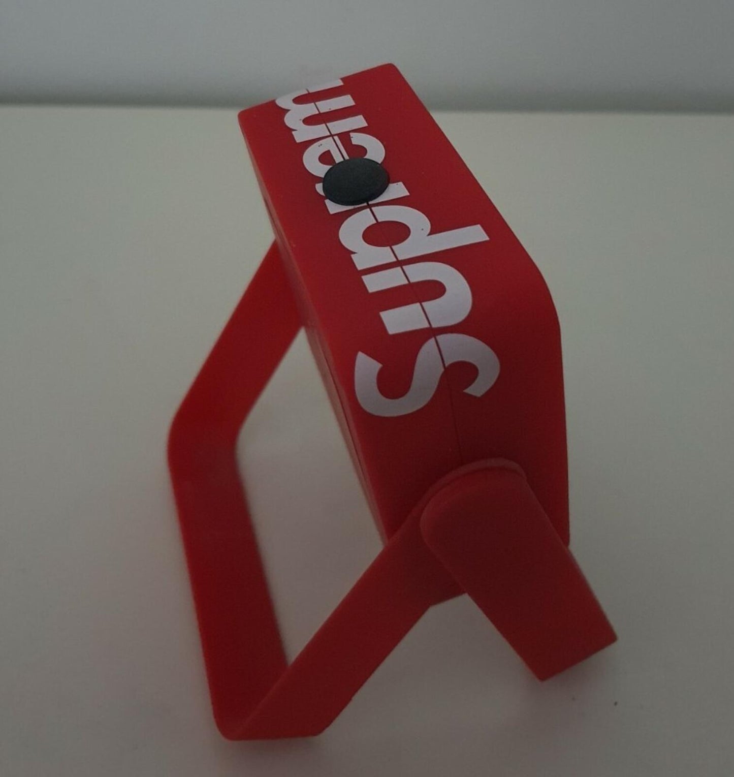 FW18 Supreme Magnetic Kickstand Light Portable LED red