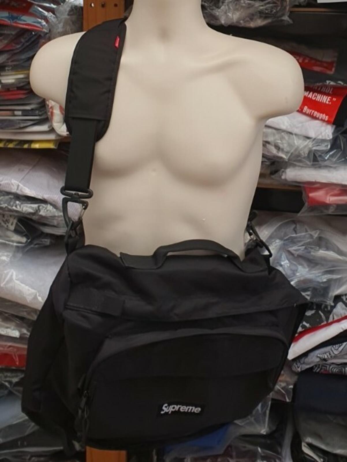 FW19 Supreme black duffle bag messenger box logo Water Resistant Duffel Gym