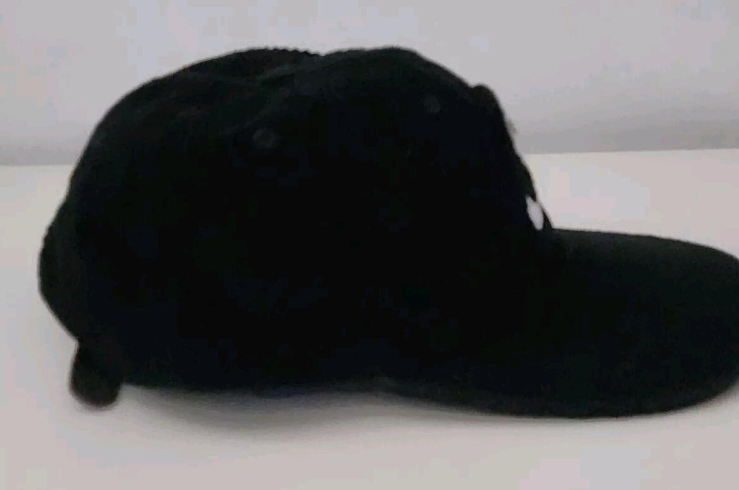 Gorra Supreme de 6 paneles con logo S de pana negra SS17