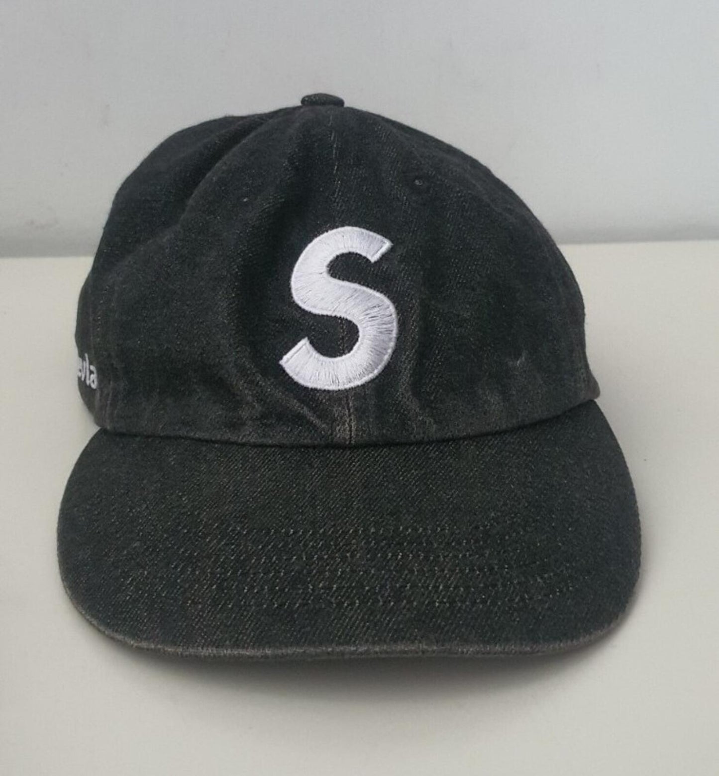 SS22 Supreme x KEVLAR Denim S Logo 6-Panel Cap Schwarz aus Kevlar