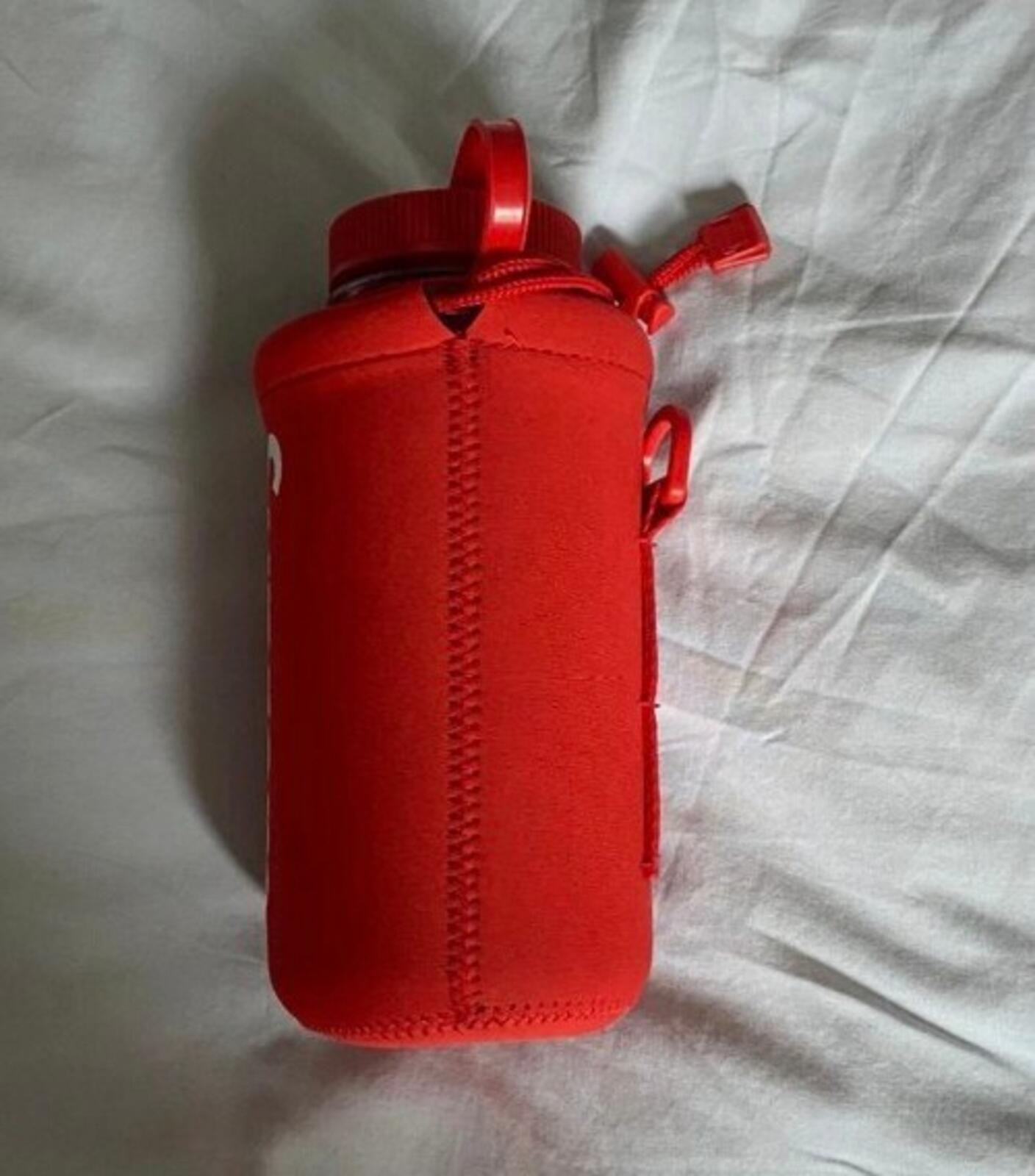 SS20 Supreme x Nalgene 32 OZ. Bottle Red
