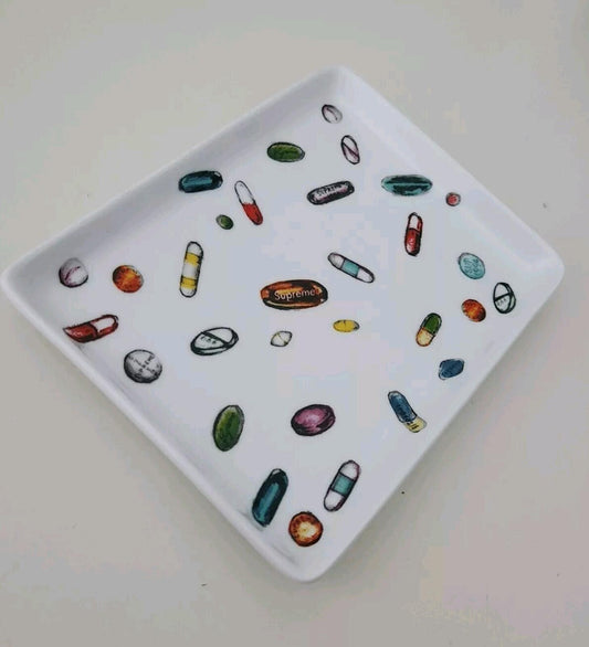 Cenicero de bandeja de cerámica Supreme Pills SS17 blanco