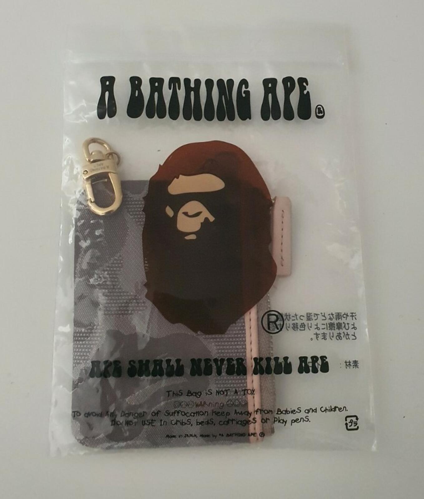 A Bathing Ape BAPE coin / money wallet with golden chain Very rare Accessory