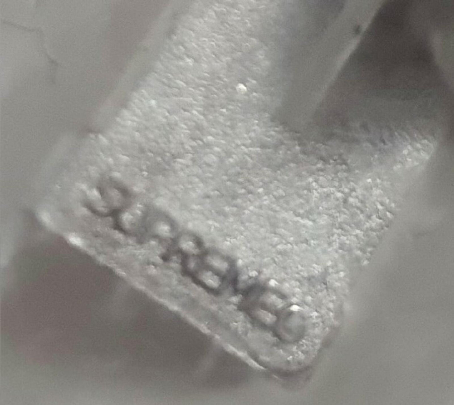 FW13 Supreme WTC World Trade Centre Anstecknadel Metallabzeichen Sehr selten Neu und ungeöffnet