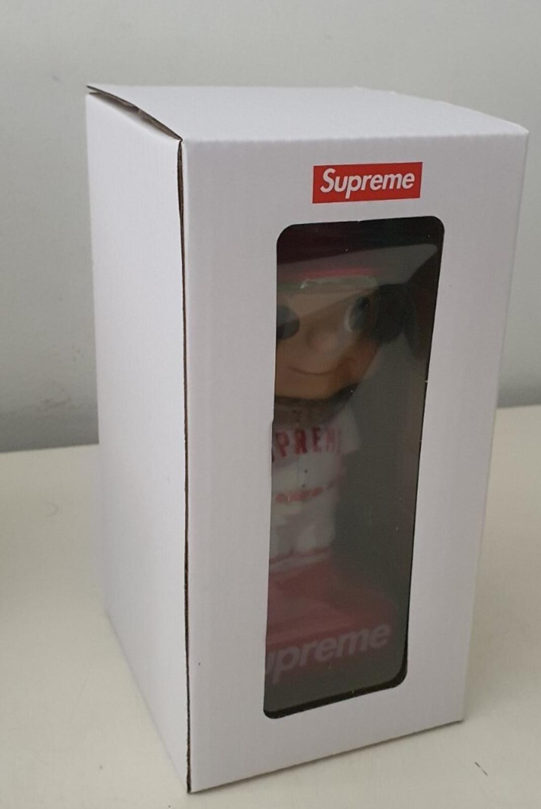 SS23 Supreme Bobblehead rojo regalo de Navidad accesorio para coche