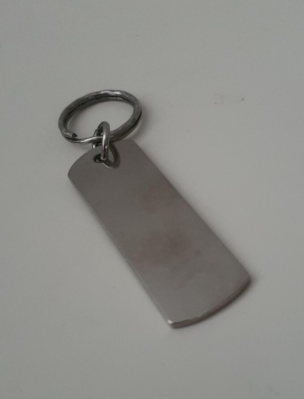 SS14 Supreme metal tag keychain red keyring Rare Accessory
