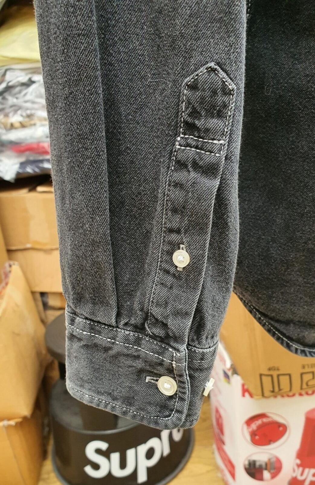 FW21 Supreme Appliqué Jeanshemd Schwarz Größe M