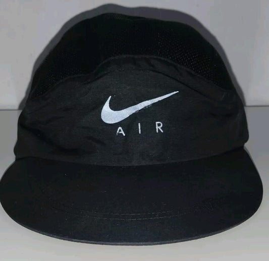 Gorra de trail running negra FW17 Supreme x Nike, reflectante 3M, Humara