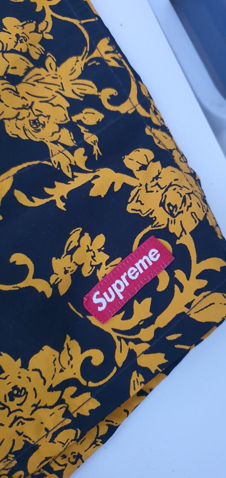SS20 Supreme Nylon Water Short S Shorts Schwarz Floral Small Box Logo Supplex Neu