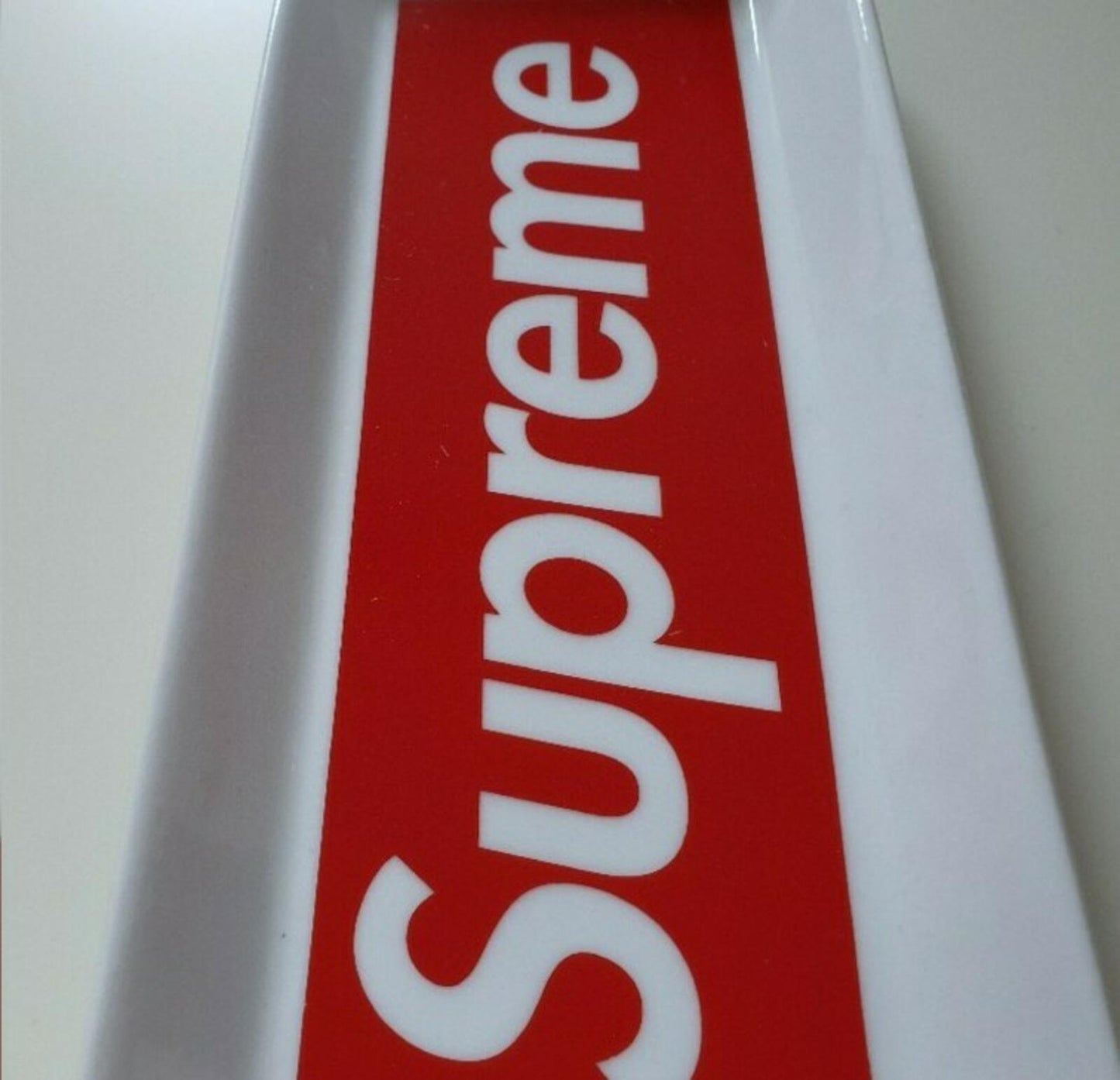 FW14 Supreme red box logo white ceramic tray ashtray Accessory Vintage 2014