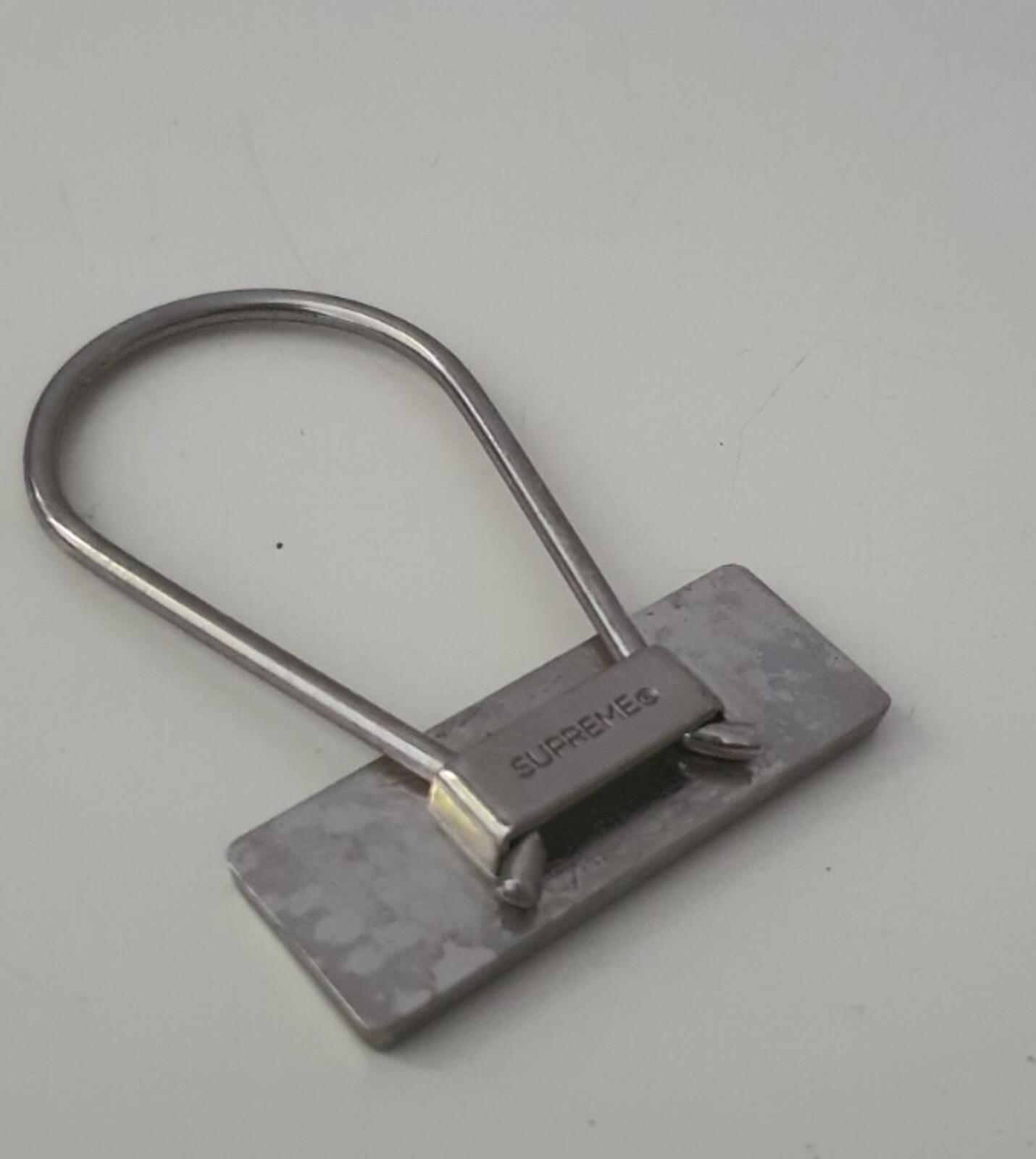 FW15 Supreme Clip Keychain Black