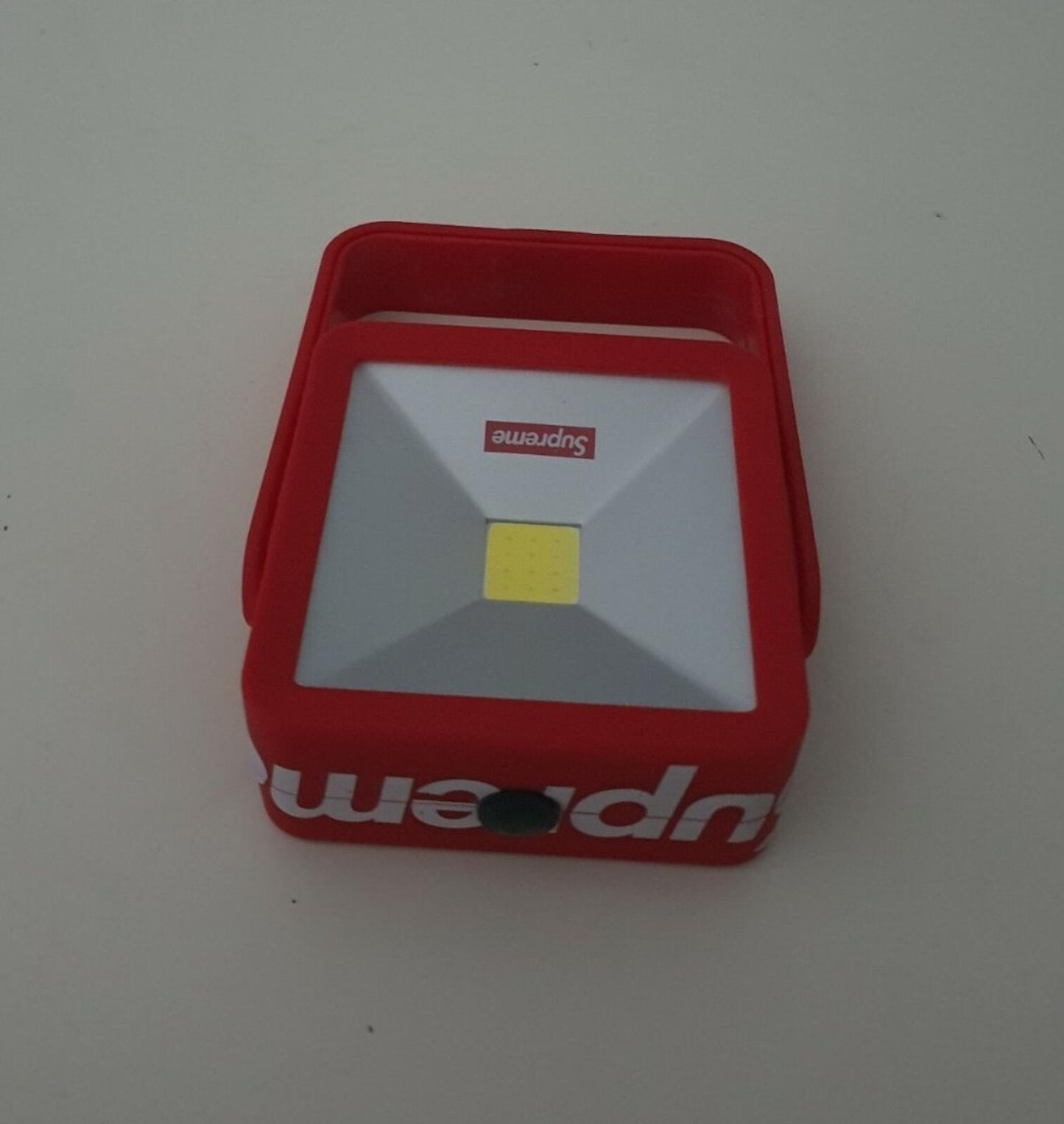 FW18 Supreme Magnetic Kickstand Light Portable LED red